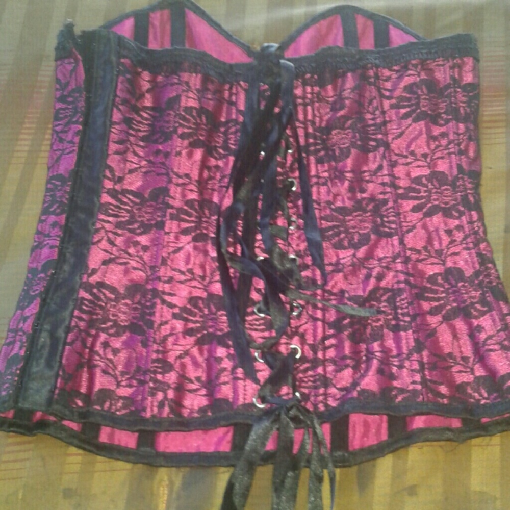 Bustier - Picture 2 of 3